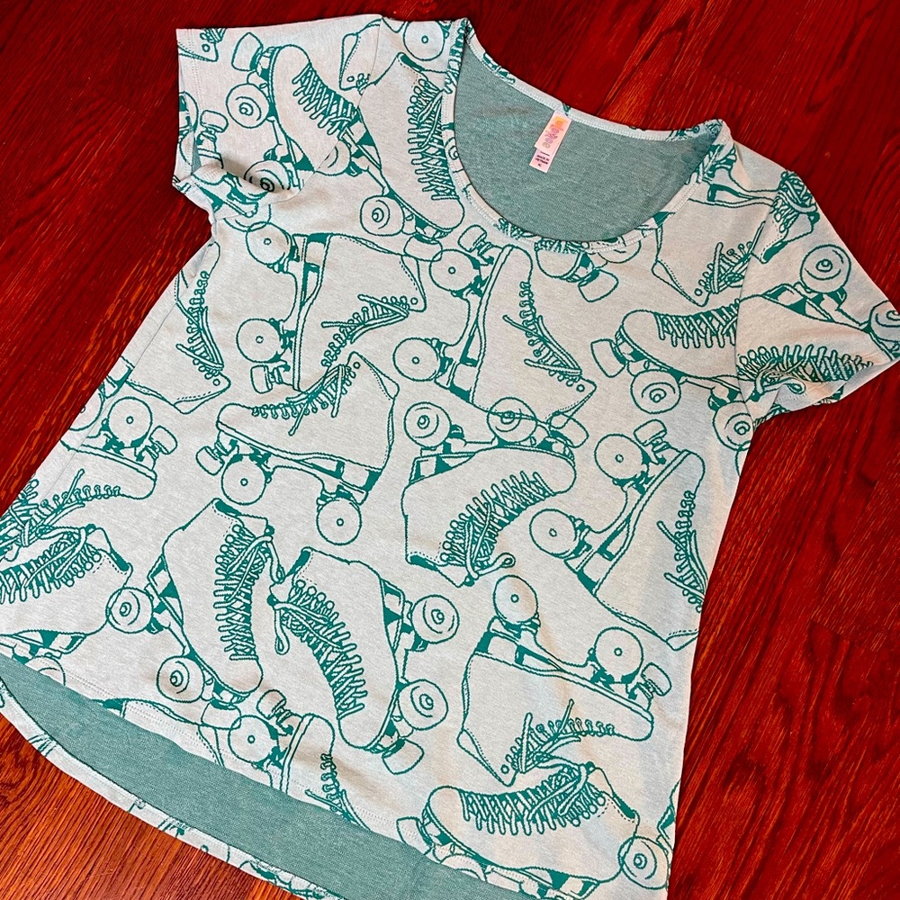 EUC Lularoe Classic T